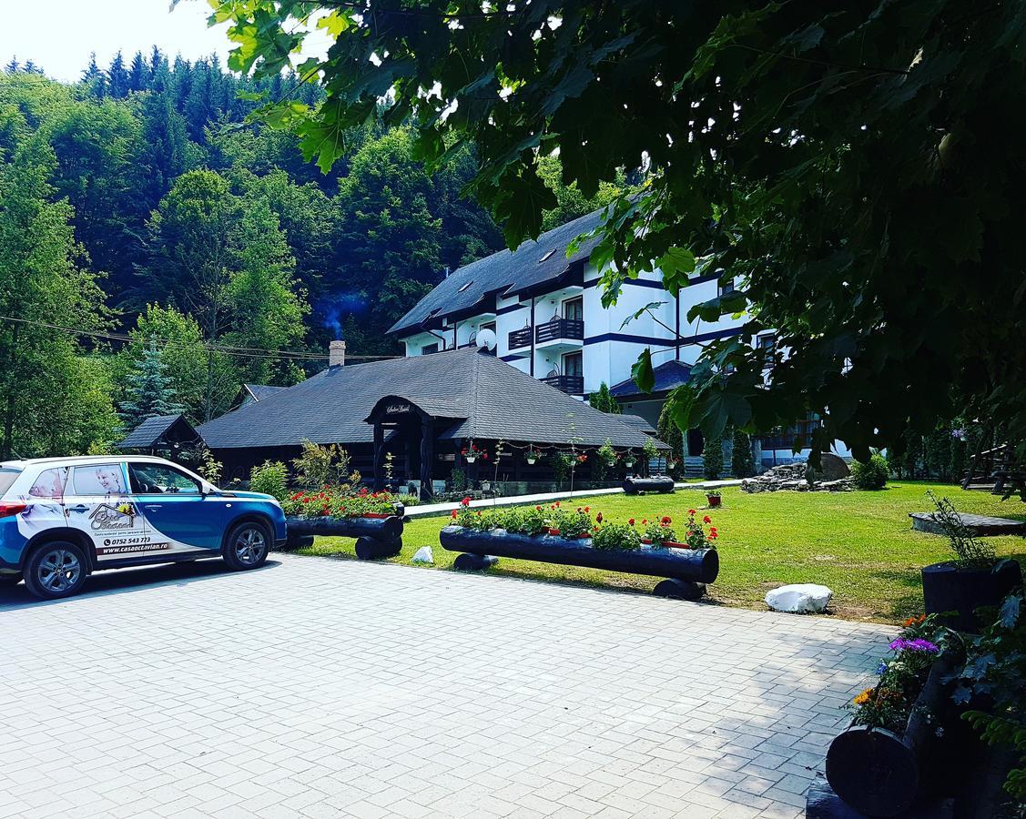 Casa Octavian Hotel Sucevita Exterior photo